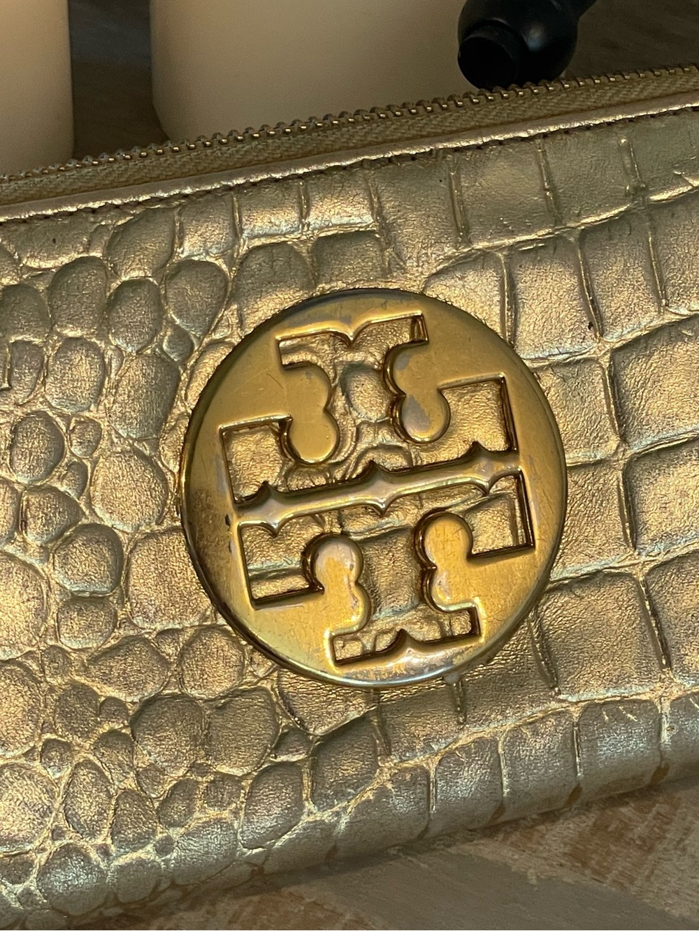 💰 Tory Burch ‘Reve’ Metallic Croc-Embossed Zip Around Wallet